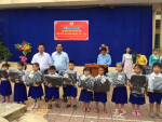 Công đoàn Cơ sở Công ty thăm và tặng quà tại Trường Tiểu học Nguyễn Du
