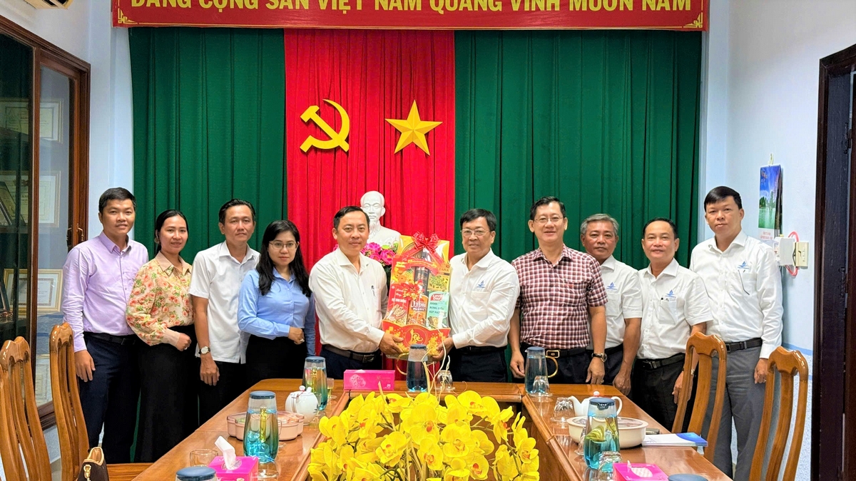 Đoàn đại biểu Quốc hội thành phố Cần Thơ thăm và chúc Tết Bính Ngọ 2026